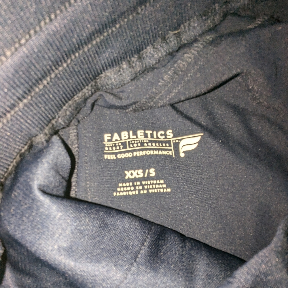 Fabletics Scrub Set - image 4